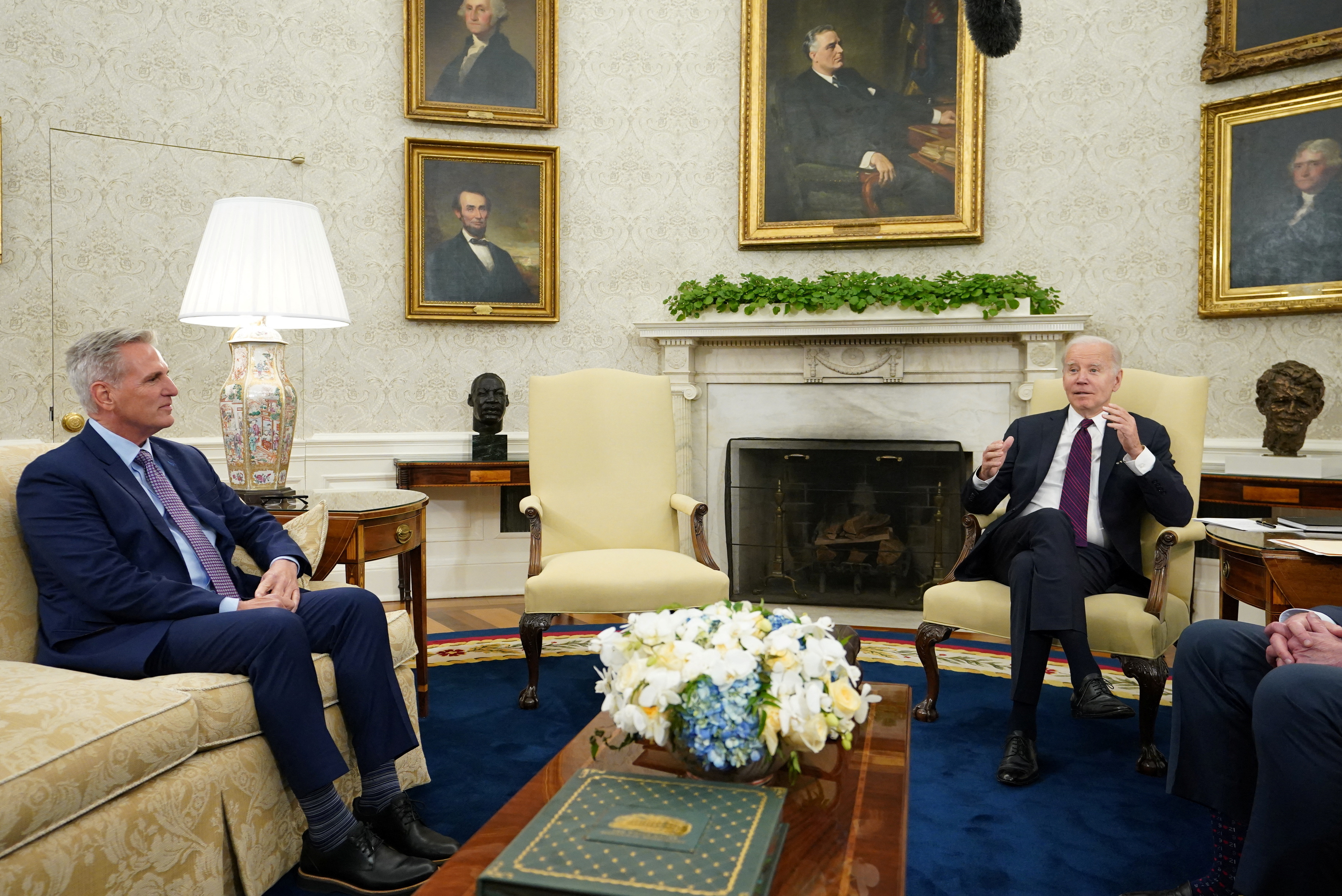 U.S. President Joe Biden hosts debt limit talks with House Speaker Kevin McCarthy (R-CA) in the Oval Office at the White House in Washington, U.S., May 9, 2023. REUTERS/Kevin Lamarque