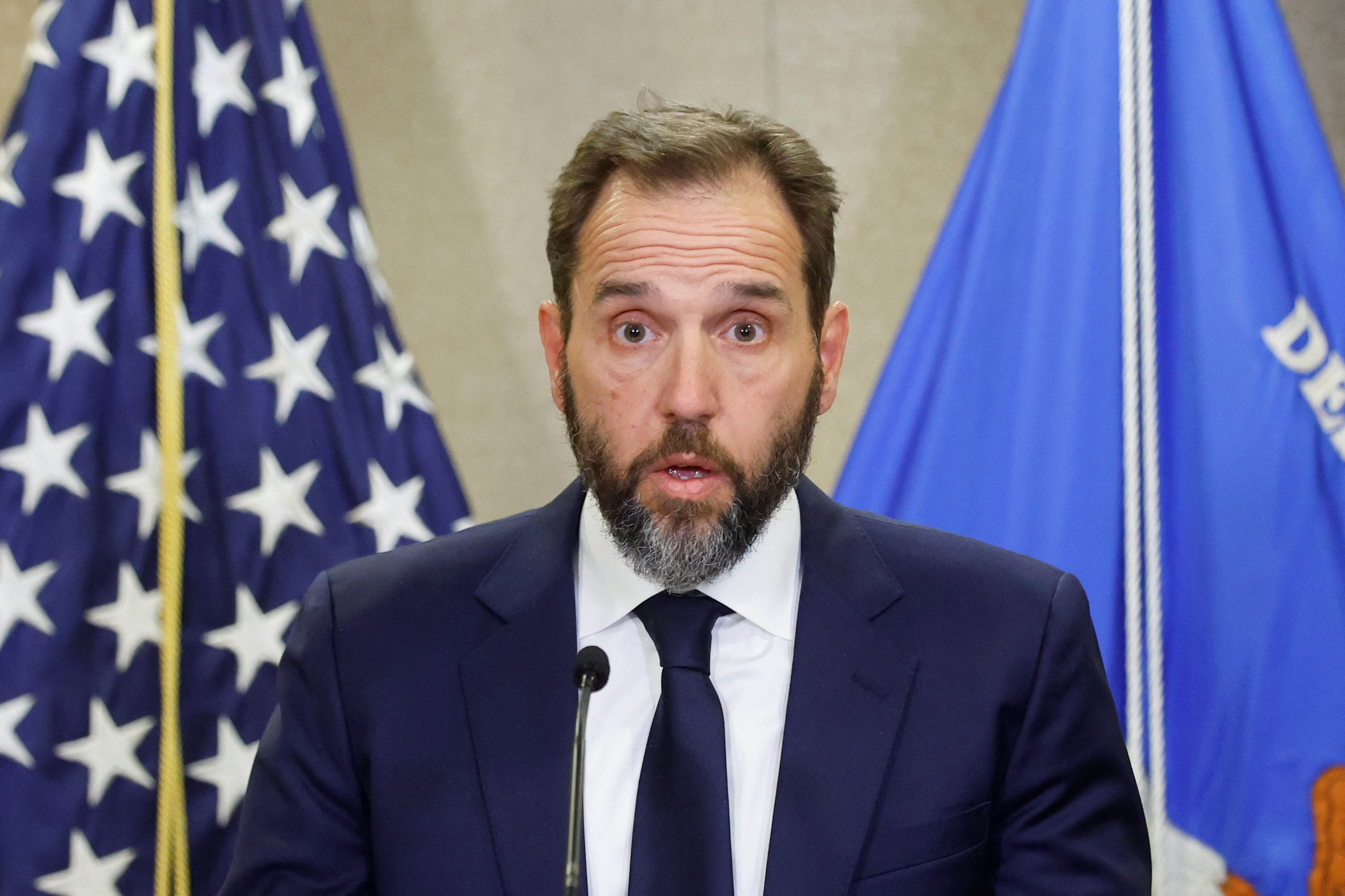 U.S. Special Counsel Jack Smith makes a statement to reporters after a grand jury returned an indictment of former U.S. President Donald Trump in the special counsel's investigation of efforts to overturn his 2020 election defeat, at Smith's offices in Washington, U.S., August 1, 2023. REUTERS/Jonathan Ernst