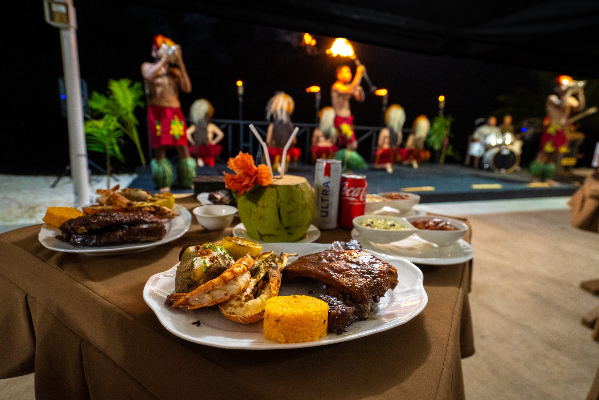 An outdoor feast at Aqua Resort Club.