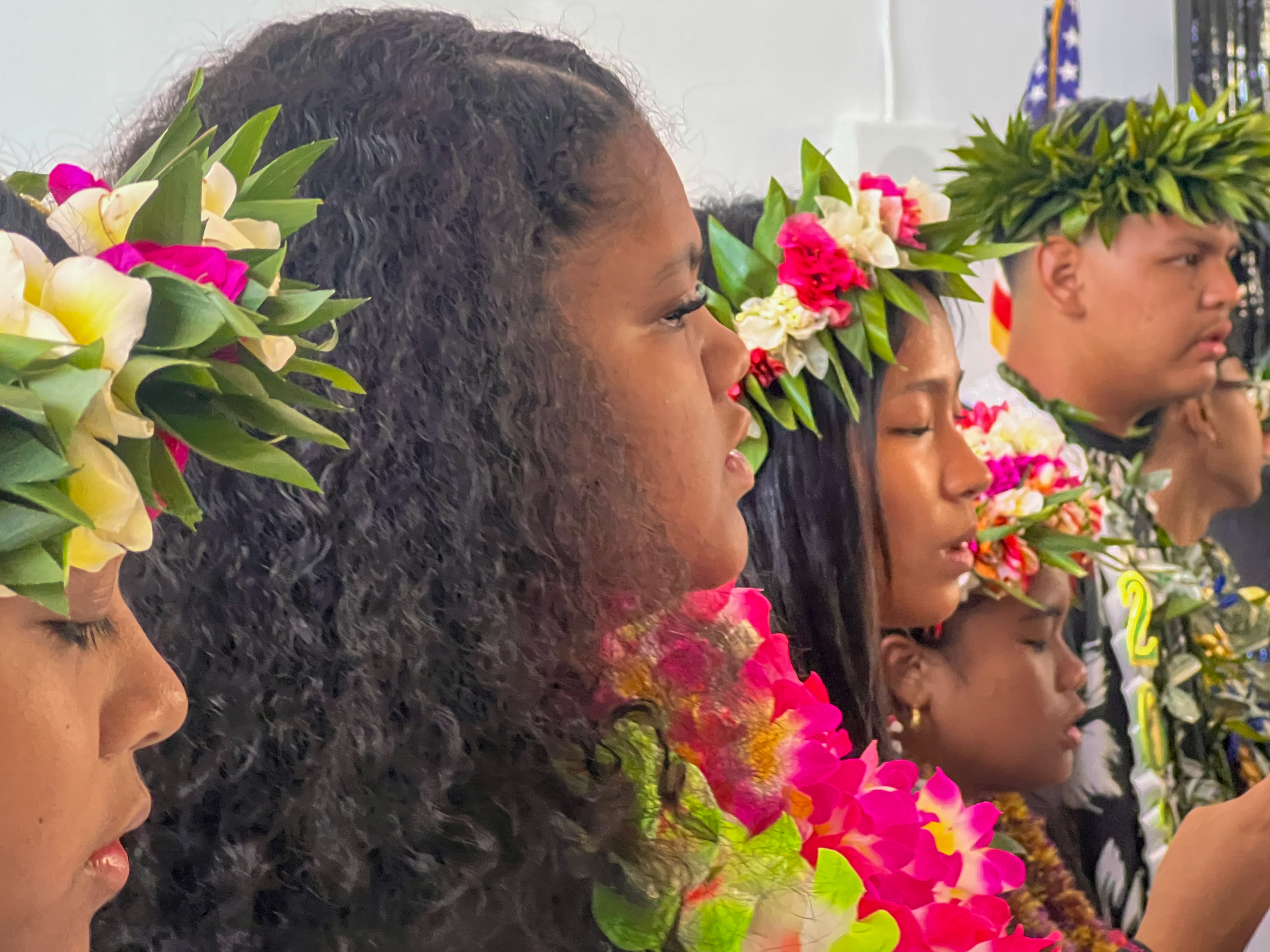 The Lancherus perform a song.